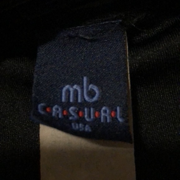 Boat-Neck Printed Black Sleeveless Top - Picture 3 of 4